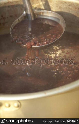 Thick bean-meal soup