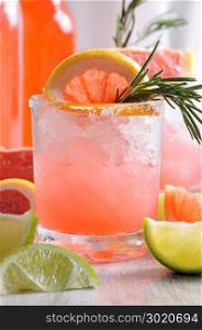 This magnificent cocktail of fresh pink Palomas will change the way you look at tequila. A festive drink is ideal for brunch, parties and holidays.