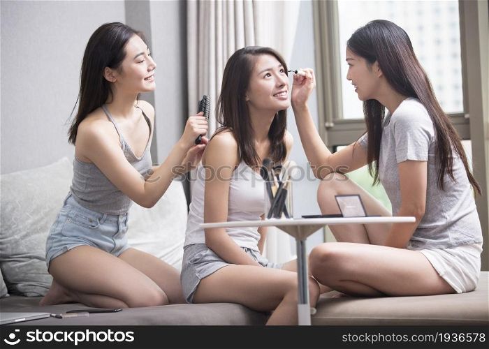 Three best friends making up together