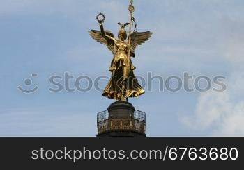 Time lapse of the golden angel on top of Victory column