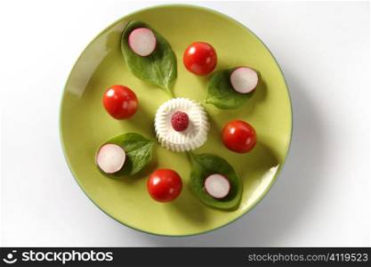Tomato, radish and fresh cheese salad