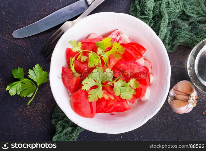 tomato salad with kinza in the bowl