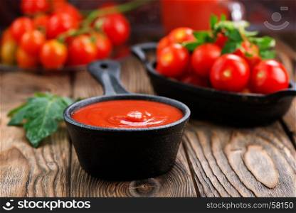 tomato sauce and fresh tomato in the bowl