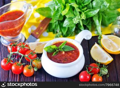 tomato sauce with basil and garlic, fresh tomato sauce