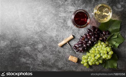 top view delicious organic wine and grapes. Resolution and high quality beautiful photo. top view delicious organic wine and grapes. High quality and resolution beautiful photo concept