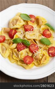 tortellini with cheese and tomatoes