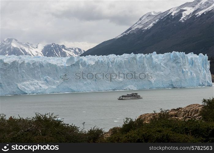 Tourboat near Perito Moreno Glacier, Lake Argentino, Los Glaciares National Park, Santa Cruz Province, Patagonia, Argentina