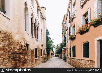 tourist routes of the old Venice streets of Italy