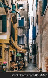 tourist routes of the old Venice streets of Italy