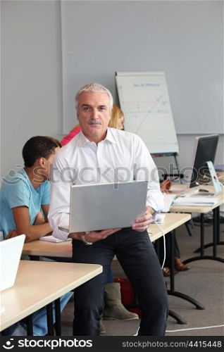 Trainer in computer room