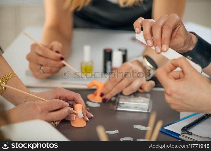 Training for Nail Technician ? Manicurist
