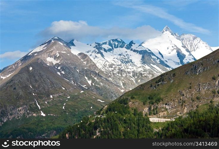 Tranquil summer Alps mountain (view from Grossglockner High Alpine Road)