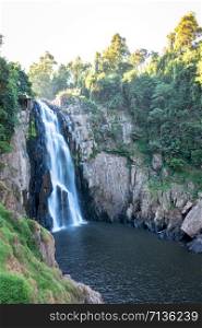 Travel Heaw narok Waterfall