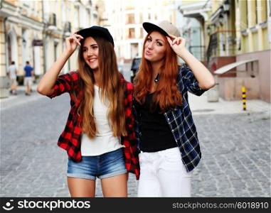 Two female friends in the city
