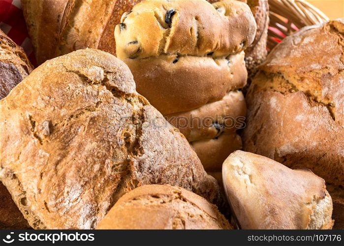 Types of loaves of bread and rolls