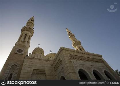 UAE, Dubai, The Jumeirah Mosque, the only mosque which non-Muslims are permitted to visit.