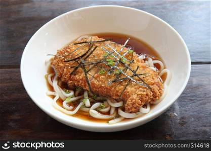 Udon noodles with fired pork