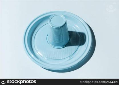 upside down plastic cup plate
