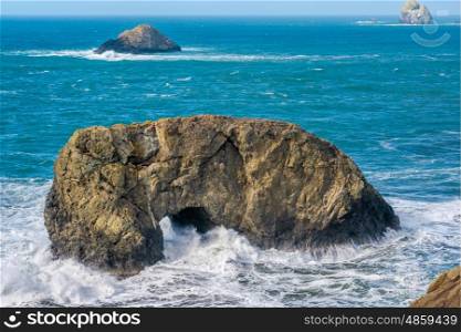 USA Pacific coast landscape, Arch Rock, Oregon State