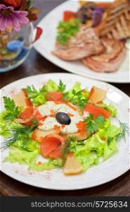 vegetable salad with smoked salmon