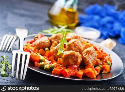 vegetables with tomato sauce and meat balls