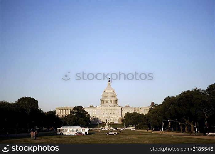 Vehicles in front of the Capitol building, Washington DC, USA