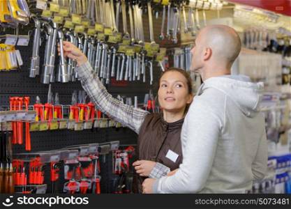 vendor helpding a customer