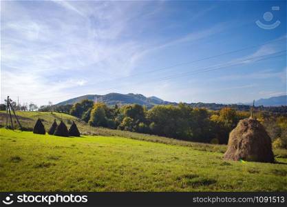 very beautiful panorama of the Carpathians in autumn-blue sky and bright sun.. very beautiful panorama of the Carpathians in autumn-blue sky and bright sun