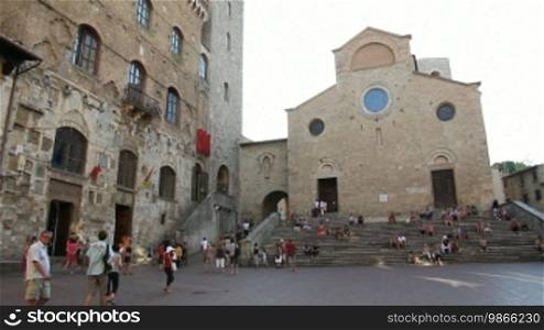 Dom and facades at Piazza della Cisterna