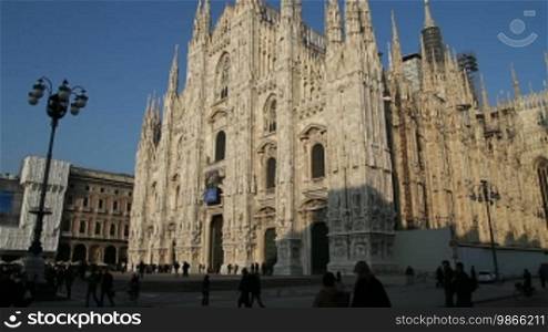 Dom facade at Piazza del Duomo (Milan)