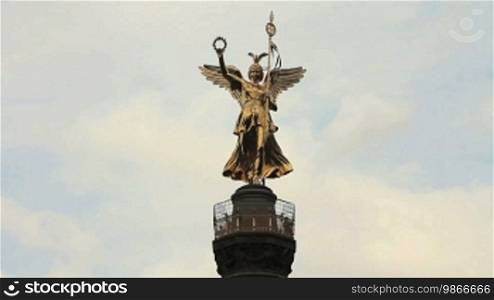 Golden angel on top of Victory column
