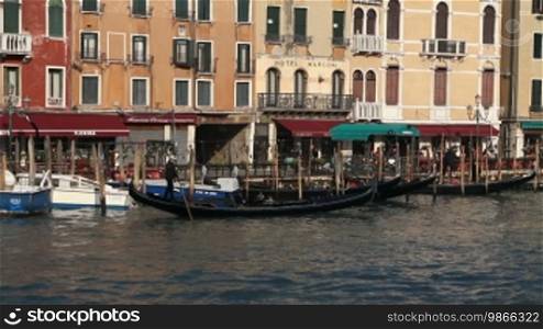 Hausfassaden am Canale Grande, in Venedig.