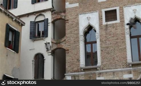 Hausfassaden in Venedig