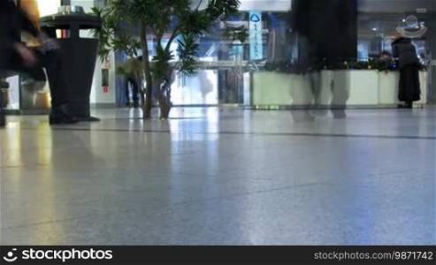 HD 1080i People walking in mall. Time lapse.