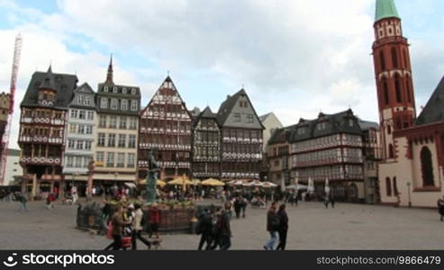 Römerberg (Rathaus) in Frankfurt am Main, with the Justice Fountain.