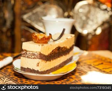 Vienna cake with almond and caramel