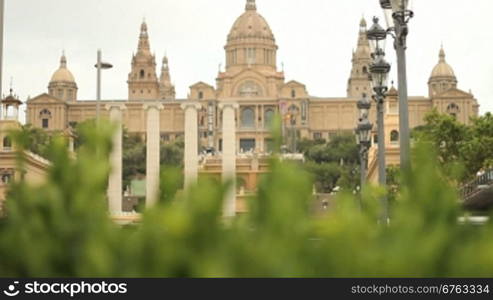 Vier SSulen und das Palau Nacional, in Barcelona.