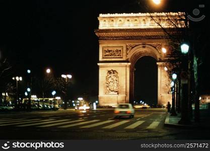 View of the Arc. De Tri. at night