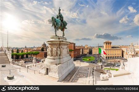 View on the Monument to Victor Emmanue and Venice Square Piazza Venezia , Rome, Italy .. View on the Monument to Victor Emmanue and Venice Square Piazza Venezia , Rome, Italy