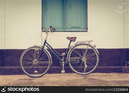 vintage bicycle and background building 