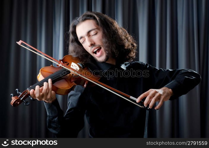 Violin player playing the intstrument