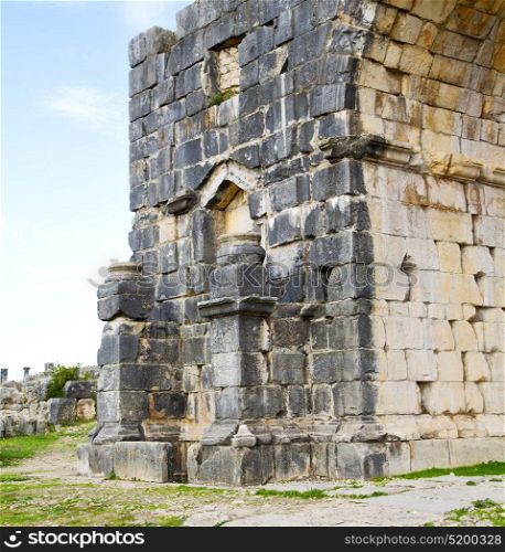 volubilis in morocco africa the old roman deteriorated monument and site