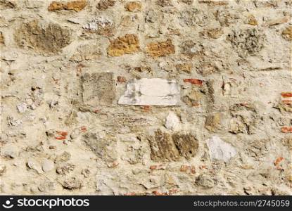 wall made of unshaped rocks