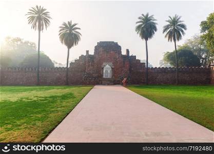 Wall ruins in the Humayun&rsquo;s Tomb Garden, New Delhi, India.. Wall ruins in the Humayun&rsquo;s Tomb Garden, New Delhi, India