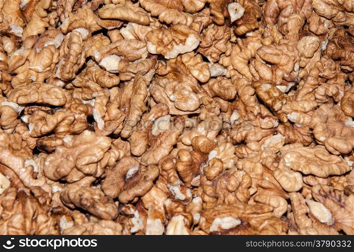 Walnut kernels contain various elements that enhance memory and helps in the treatment of diabetes mellitus