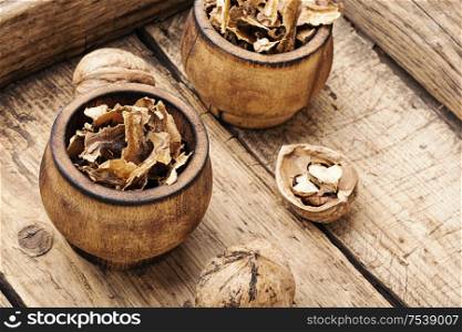 Walnut partitions.Medical nutrition.Healing properties of walnuts.Walnut membrane. Walnut medicinal partitions.