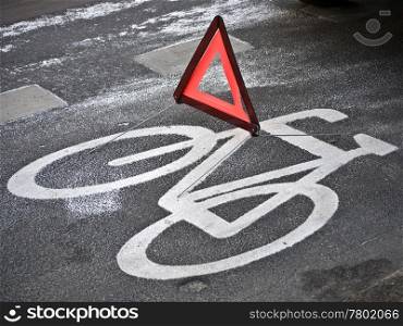 Warndreieck. warning triangle on a cycle path