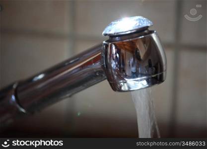 wash the glass in kitchen sink