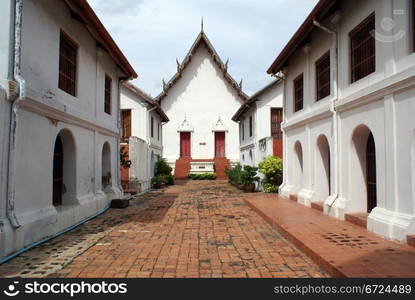 WAt in Phra Narai Rachanivej