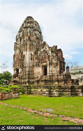 Wat Phra Si Rattana Mahathat in Lopburi, Thailand